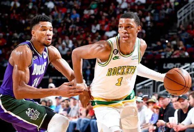 搜狐体育-爆冷输球雄鹿暂缓超越绿军 未来7战将迎魔鬼赛程