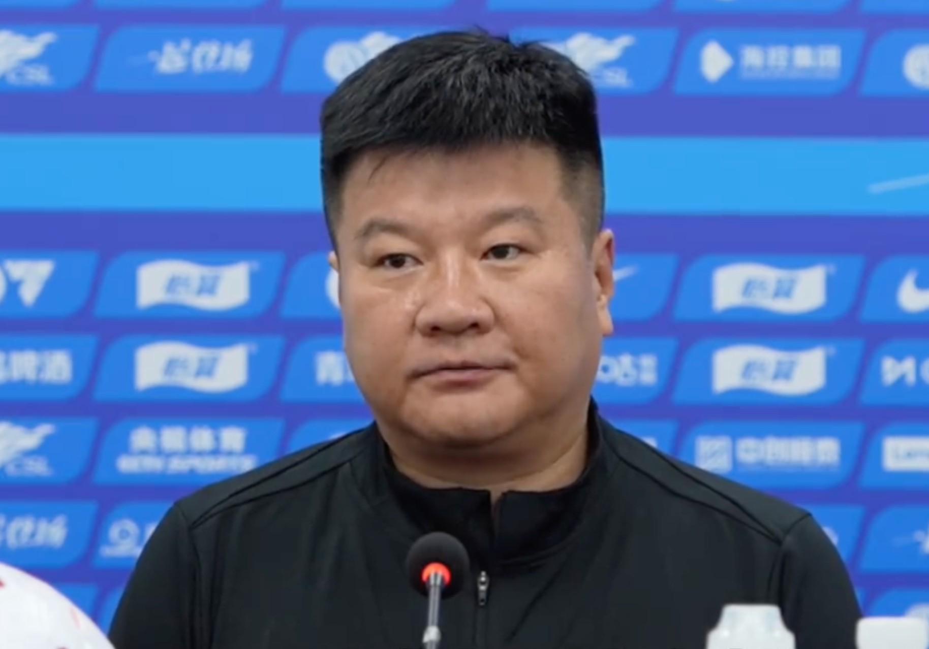 搜狐体育网页版-略显仓促,李金羽正常出席赛前发布会,两小时后铁人官宣其下课